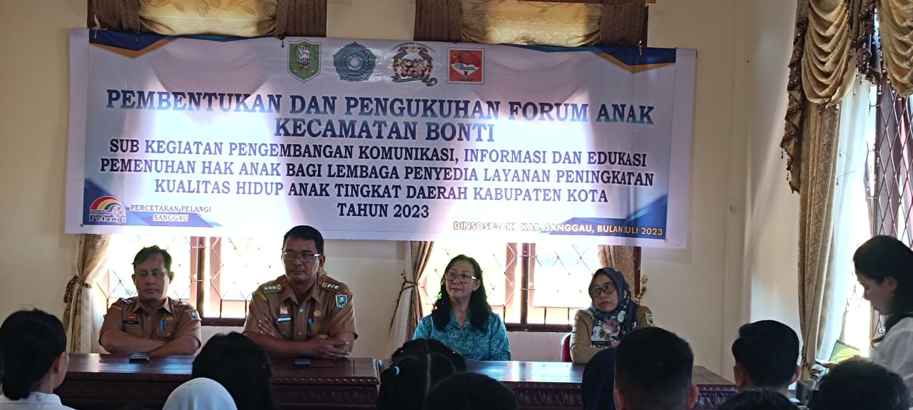 DINSOSP3AKB Kabupaten Sanggau Menggelar Kegiatan Pembentukan dan Pengukuhan Forum Anak Daerah Kecama